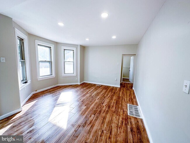 Foto del edificio - 19 Lane Ave