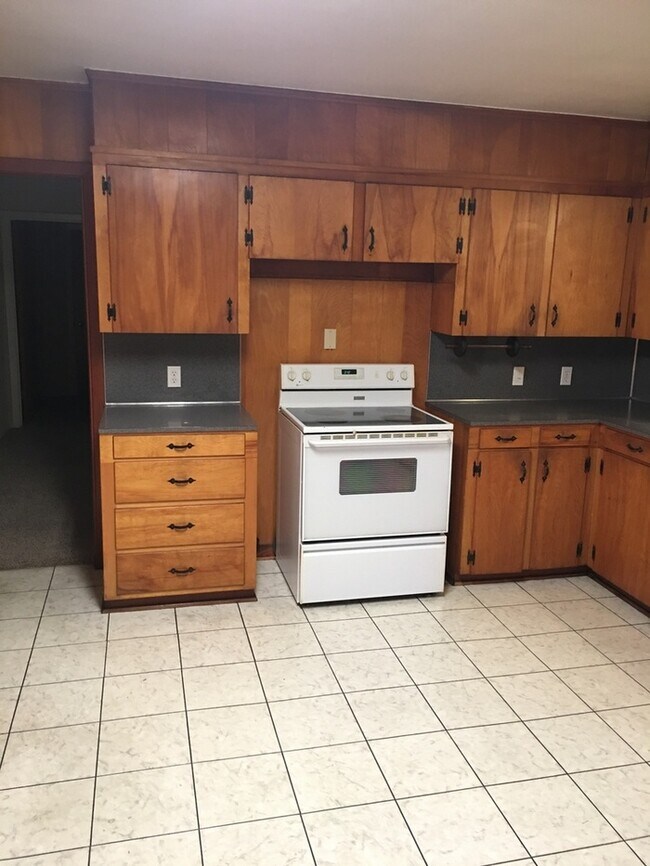 Building Photo - Shreve Island - Clean 3 bedroom, 2 bath