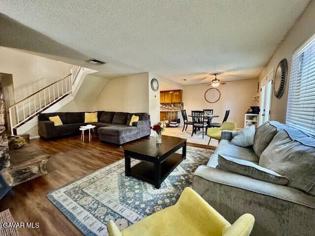 Foto del edificio - 40040 Bluebird Ln N