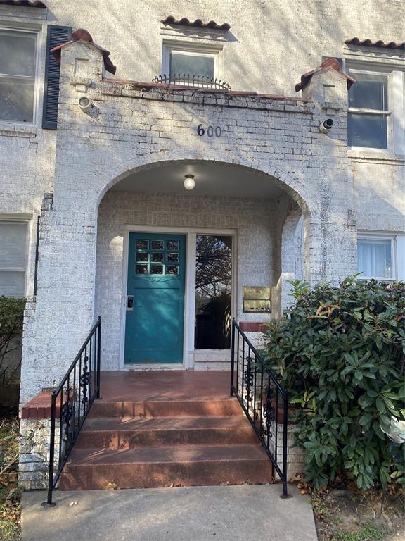 Building Photo - 600 Monticello Dr