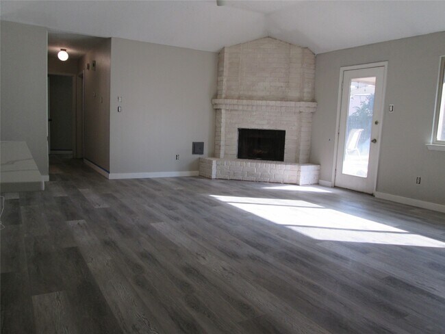 Foto del edificio - 2506 Portland Dr