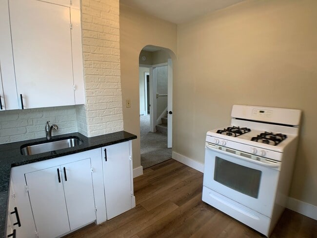 Building Photo - 1822-1824 Stillwater Ave East