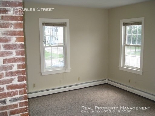 Building Photo - Large 4 Bedroom- Close to UNH!