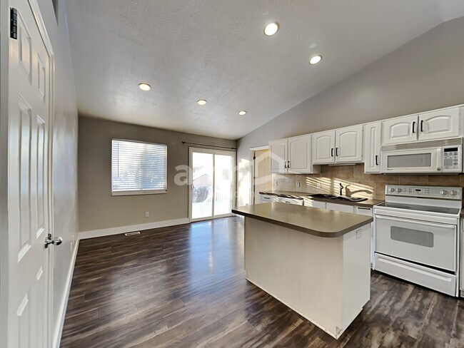 Foto del edificio - 52 S 1660 W