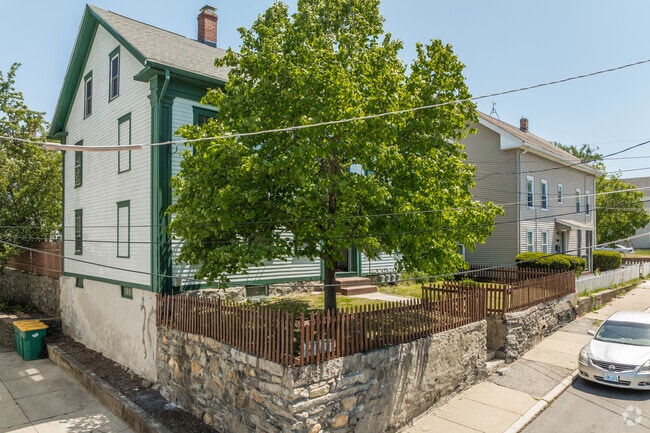 Building Photo - 221 Cato St