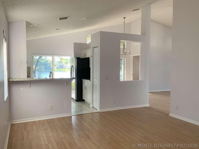 Building Photo - 856 Stanton Dr