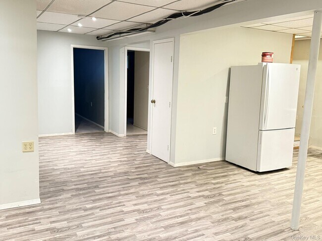 Foto del edificio - 133 Moriches Ave