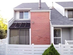 Primary Photo - 995 Essex Ct Way