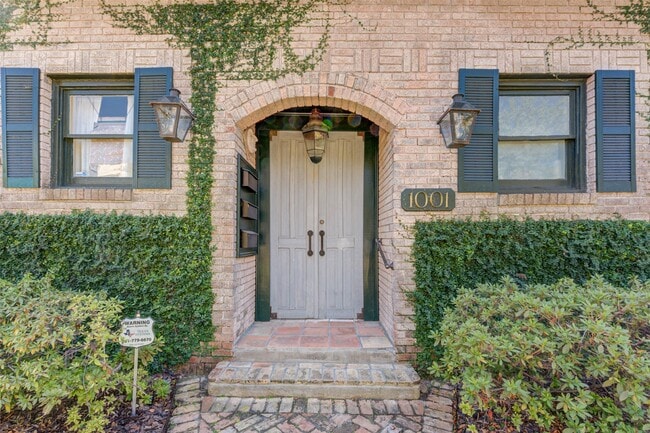 Foto del edificio - 1001 Bomar St