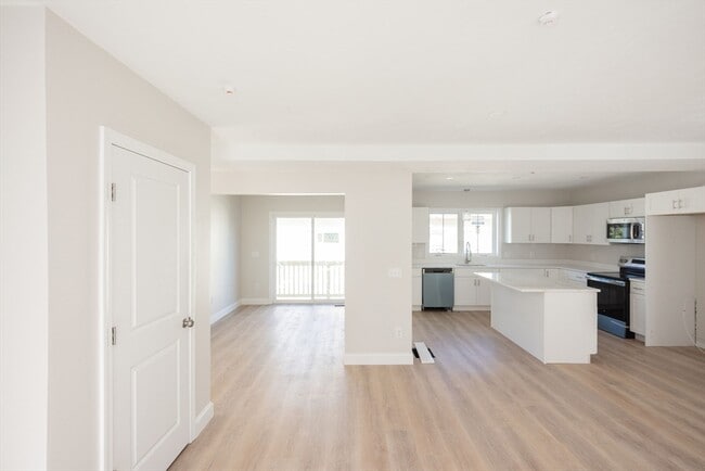 Building Photo - 17 Mott St