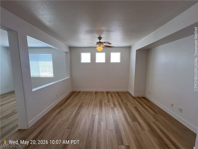 Building Photo - 8027 Sapphire Cove Ave