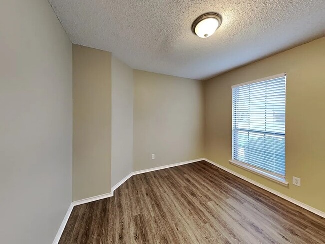 Foto del edificio - 4353 Metronome Dr