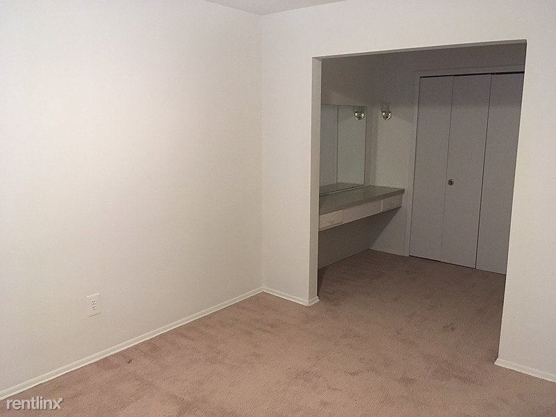 Building Photo - 2 br, 1 bath Apartment - 7677 Greeley Street
