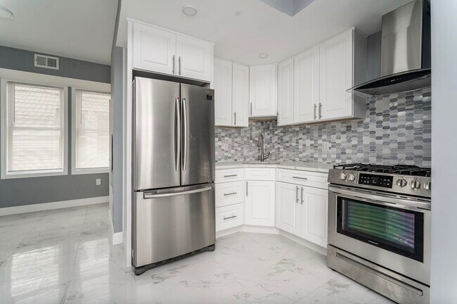 Foto del edificio - 77 Randolph Ave