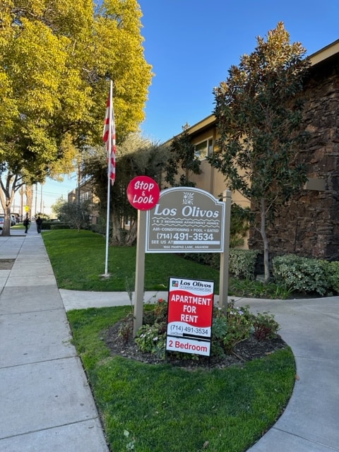 Building Photo - 1666 W Pampas Ln