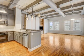 Building Photo - 1120 Texas St