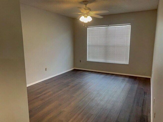 Foto del edificio - 1421 Sophie Blvd