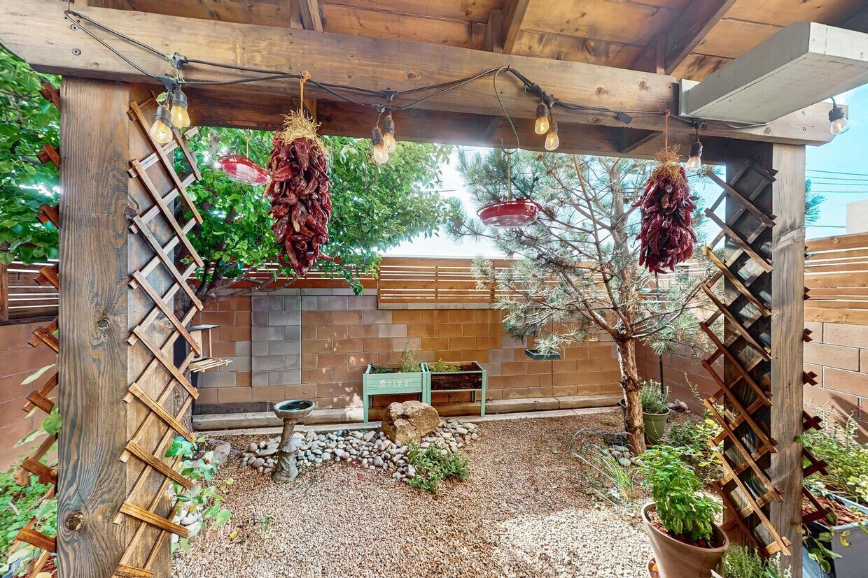 Primary Photo - Sawmill District Townhouse 2/BD2/Story 2.5...