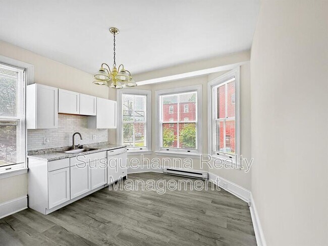 Foto del edificio - 744 Columbia Ave