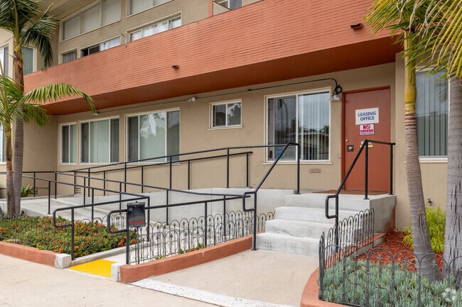 Building Photo - Keswick Court Apartments