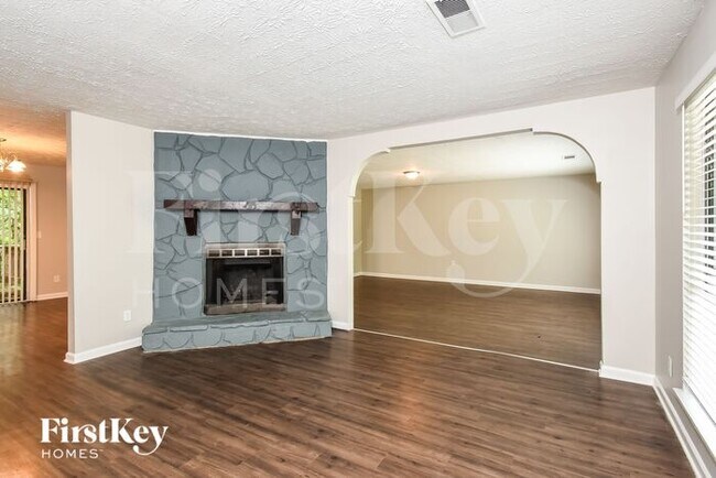 Foto del edificio - 422 Ridgetop Dr NW