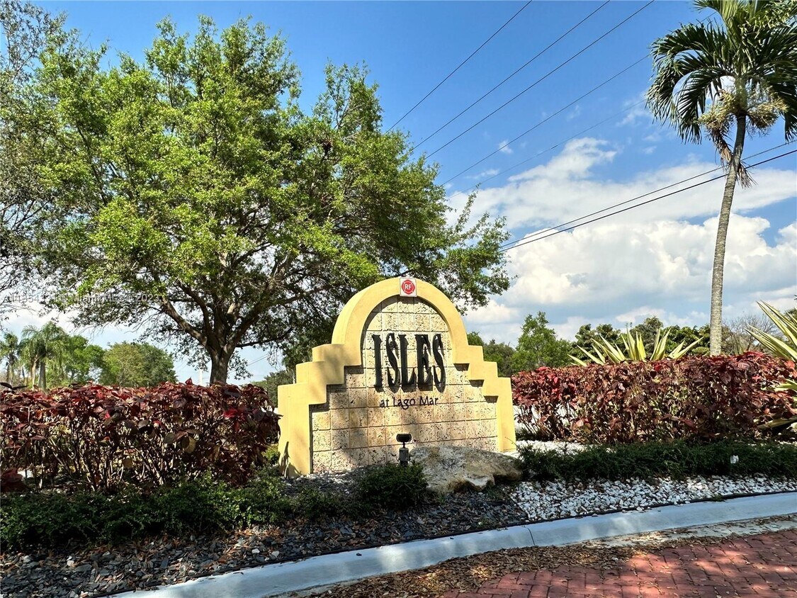457 Vista Isles Dr Unit 2121, Plantation, FL 33325 Condo for Rent in