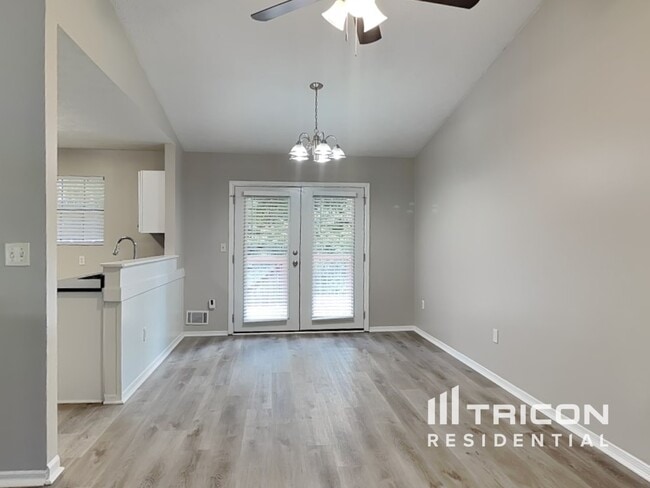 Building Photo - 5708 St Thomas Dr