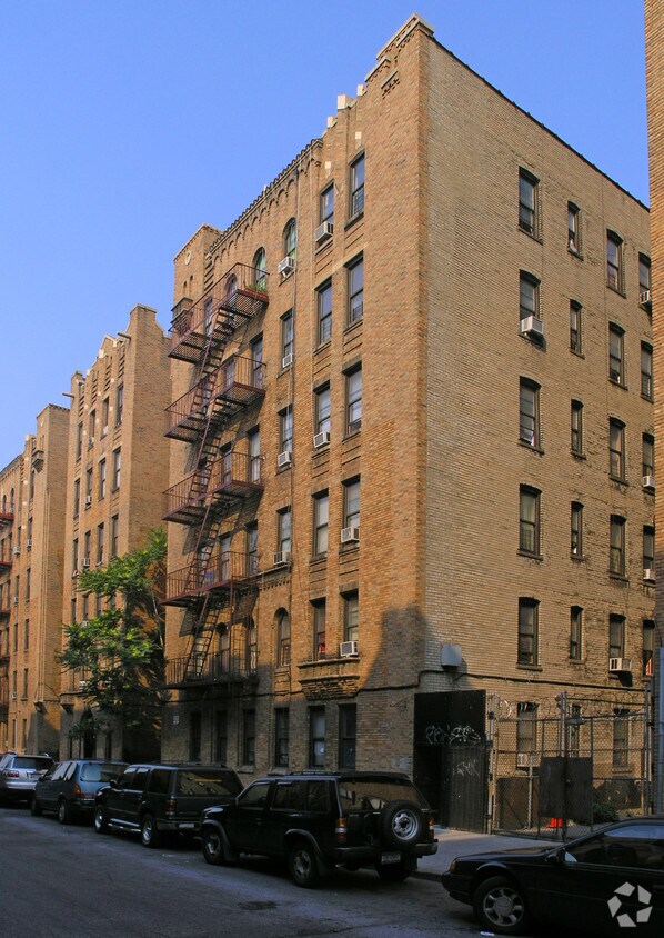 Foto principal - 2701 Valentine Ave
