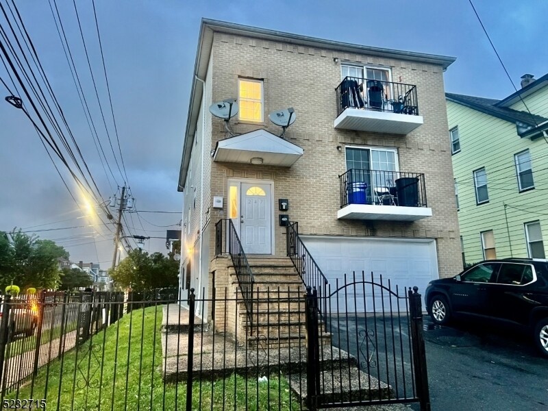Foto principal - 247 Renner Ave