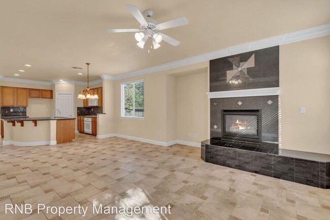 Building Photo - 4 br, 3 bath House - 4015 Hunter Oaks Lane