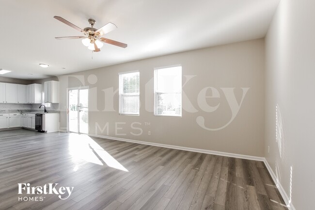 Building Photo - 7421 Lamplighter Close Dr