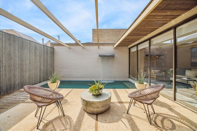 Foto del edificio - 2628 West Ln