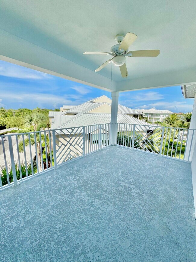 Building Photo - 341 Bay Colony Dr N