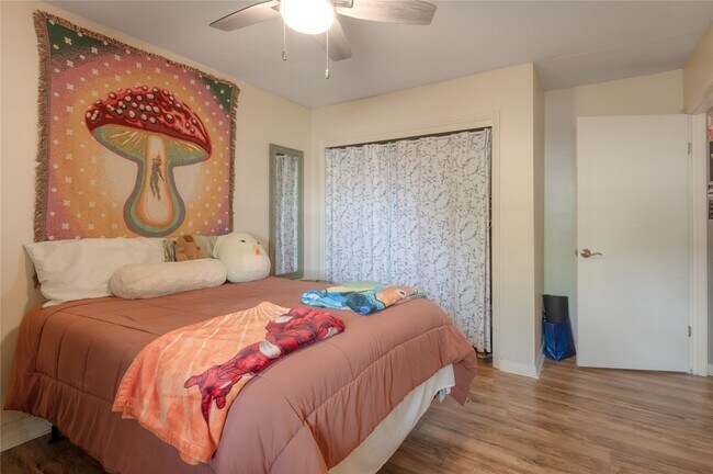 Foto del edificio - 2402 Sycamore Ave