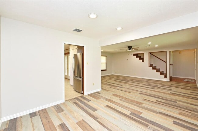 Building Photo - 1811 Laurel Oaks Dr