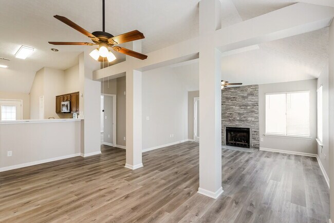 Building Photo - 102 Cardinal Ln