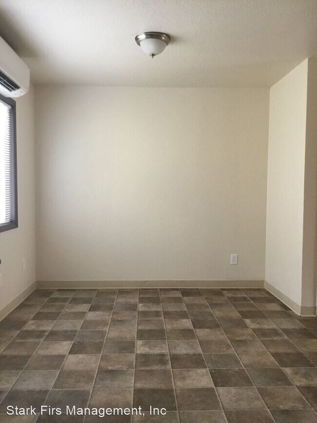 Building Photo - 924 NE 91st Ave