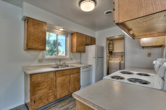 Foto del edificio - 1707 Palm Dr