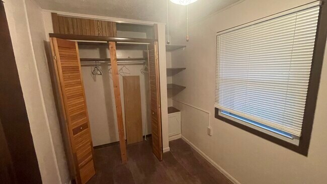Foto del edificio - 2342 E 13th St