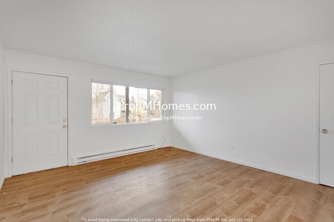 Foto del edificio - Updated Two Bedroom First Floor Unit in the Heart of Oregon City