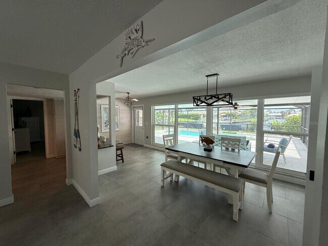 Building Photo - 1425 Appian Dr
