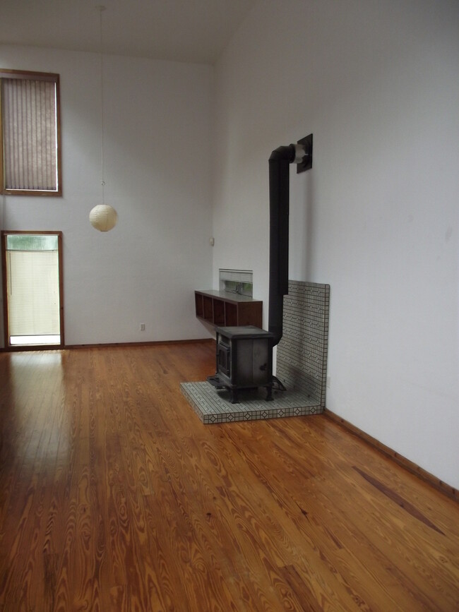Foto del edificio - Close proximity to Lake Wauburg & Payne's ...