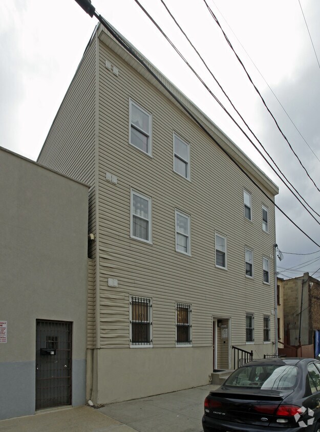 Building Photo - 87-89 Tichenor St