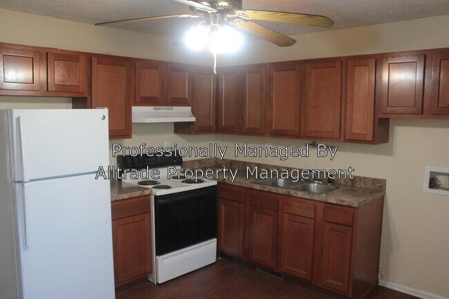 Foto del edificio - 5518 Ridgecrest Rd