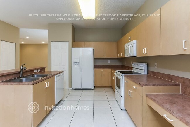 Building Photo - 3148 SW 177th Ave