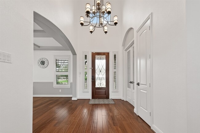 Foto del edificio - 2727 Carriage Hollow Ln