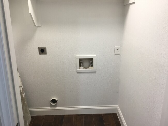 Foto del edificio - 12106 Willowdell Dr.