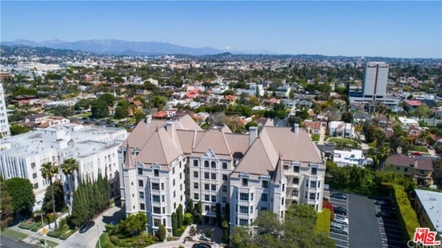 Building Photo - 316 N Rossmore Ave