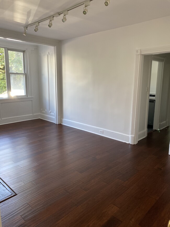 Foto del edificio - 1600 28th St NW