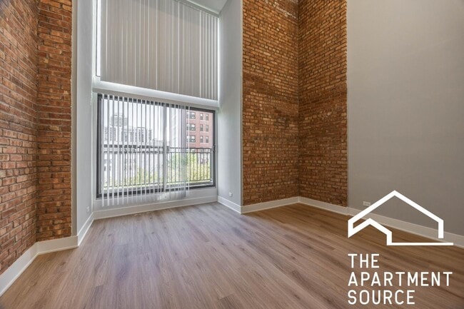 Photo - 1220 N La Salle Dr (Chicago, IL) Apartment